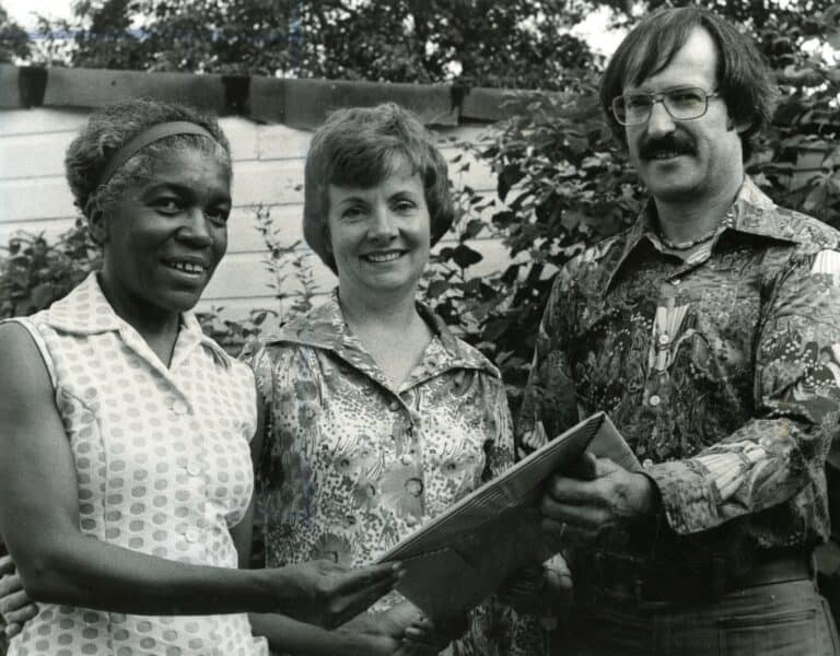 Dorothea Lyons (far left)